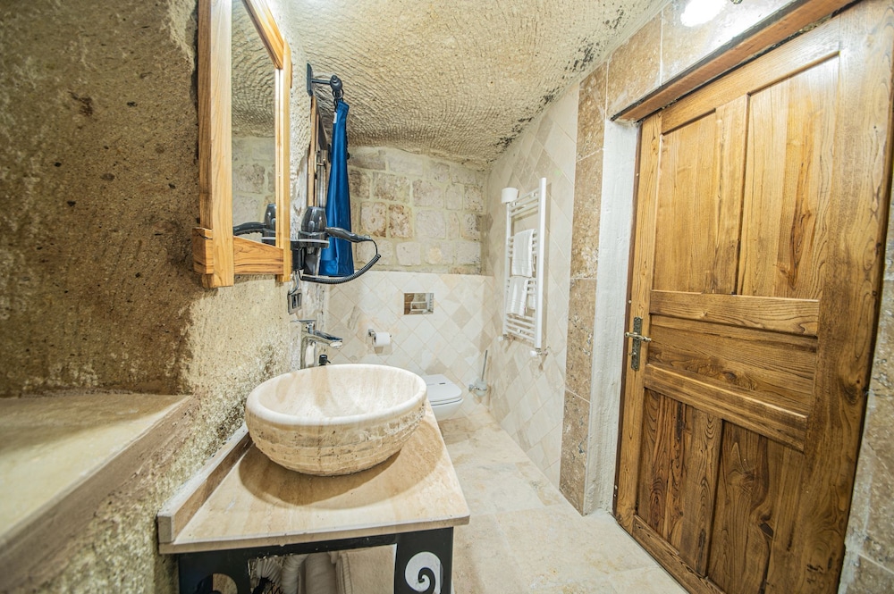 Chelebi Cave House 97/98