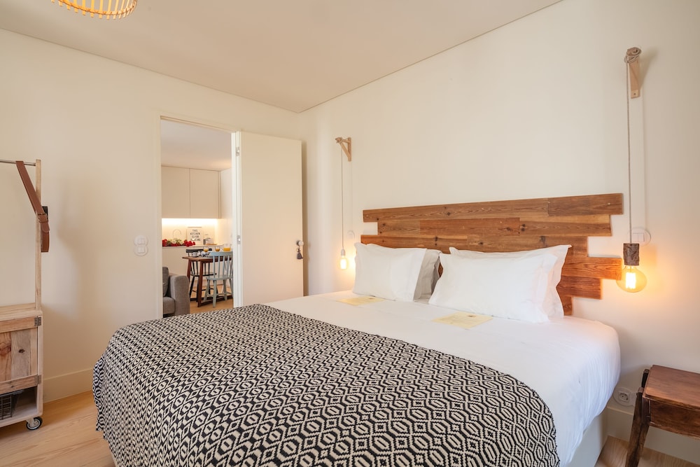 1 BEDROOM, DELUXE, APARTMENT, CITY VIEW
