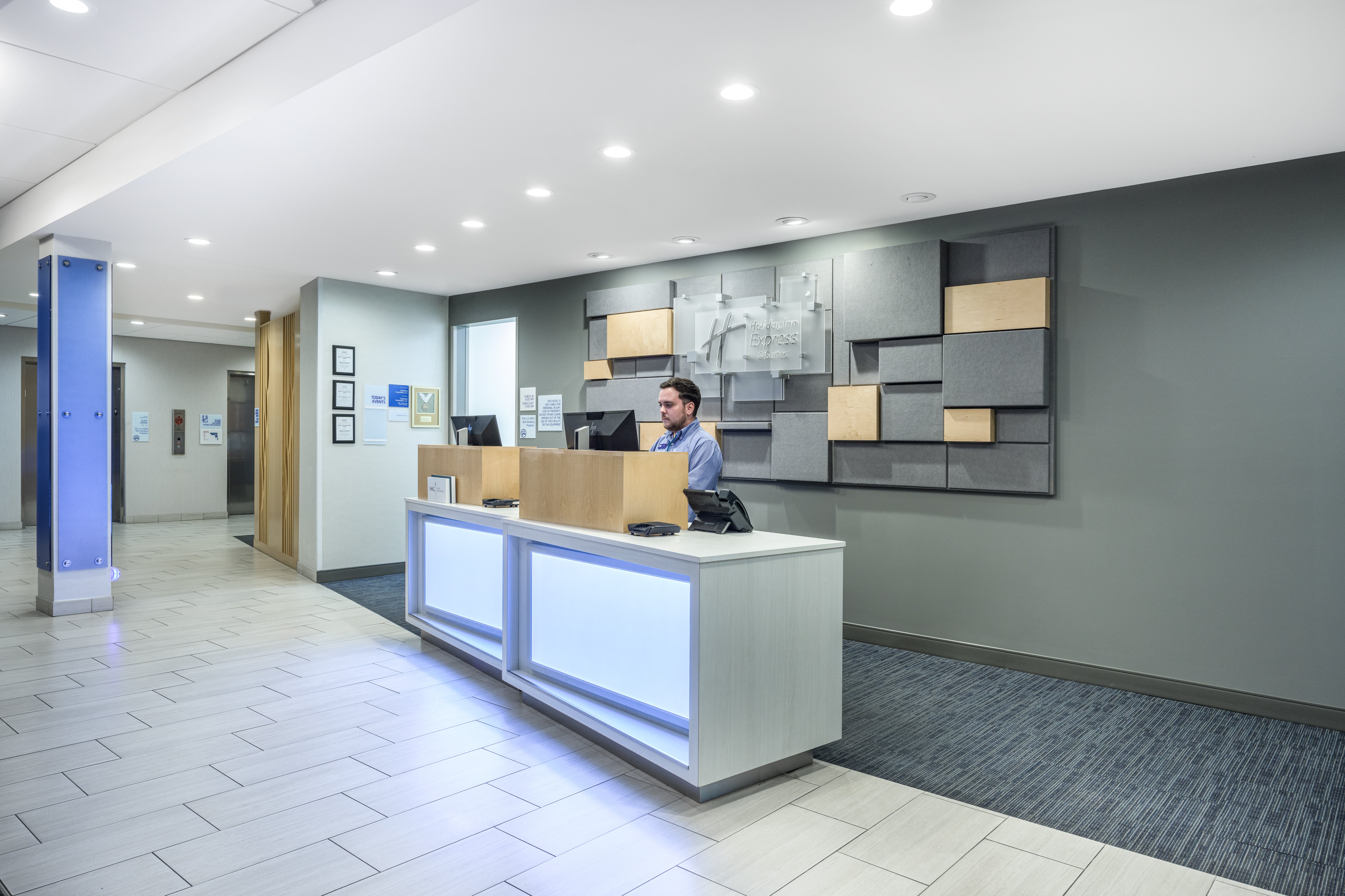 Holiday Inn Express and Suites Phoenix East - Gilbert 6/66