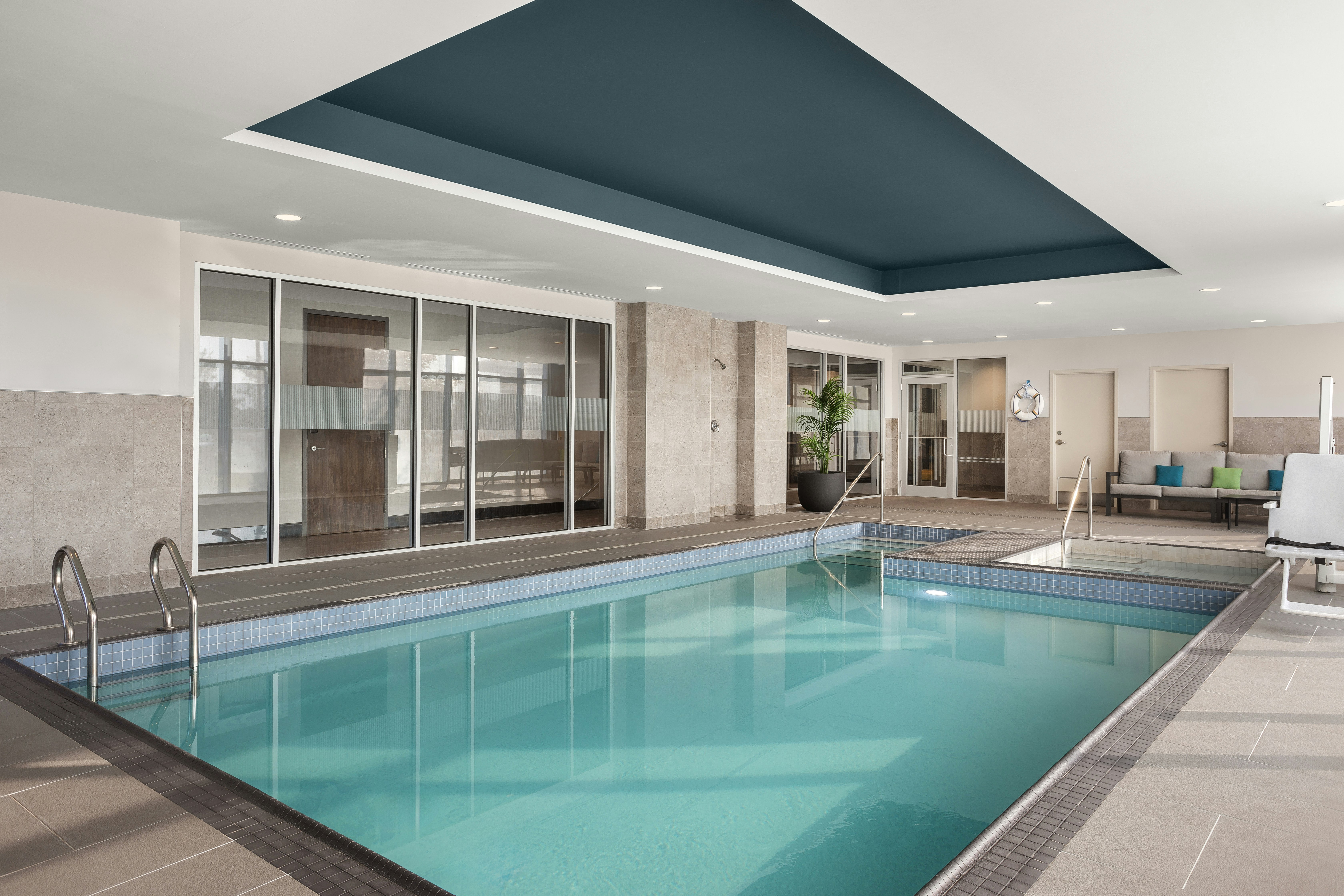 Hampton Inn by Hilton Kingston 8/23