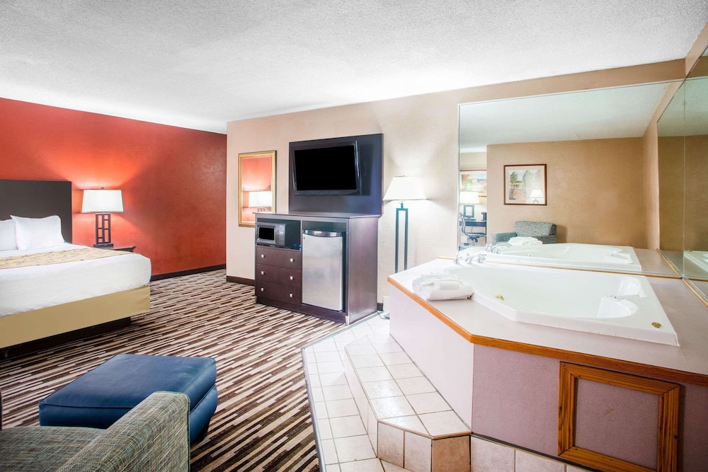 Baymont By Wyndham Springfield South Hwy 65 31/50