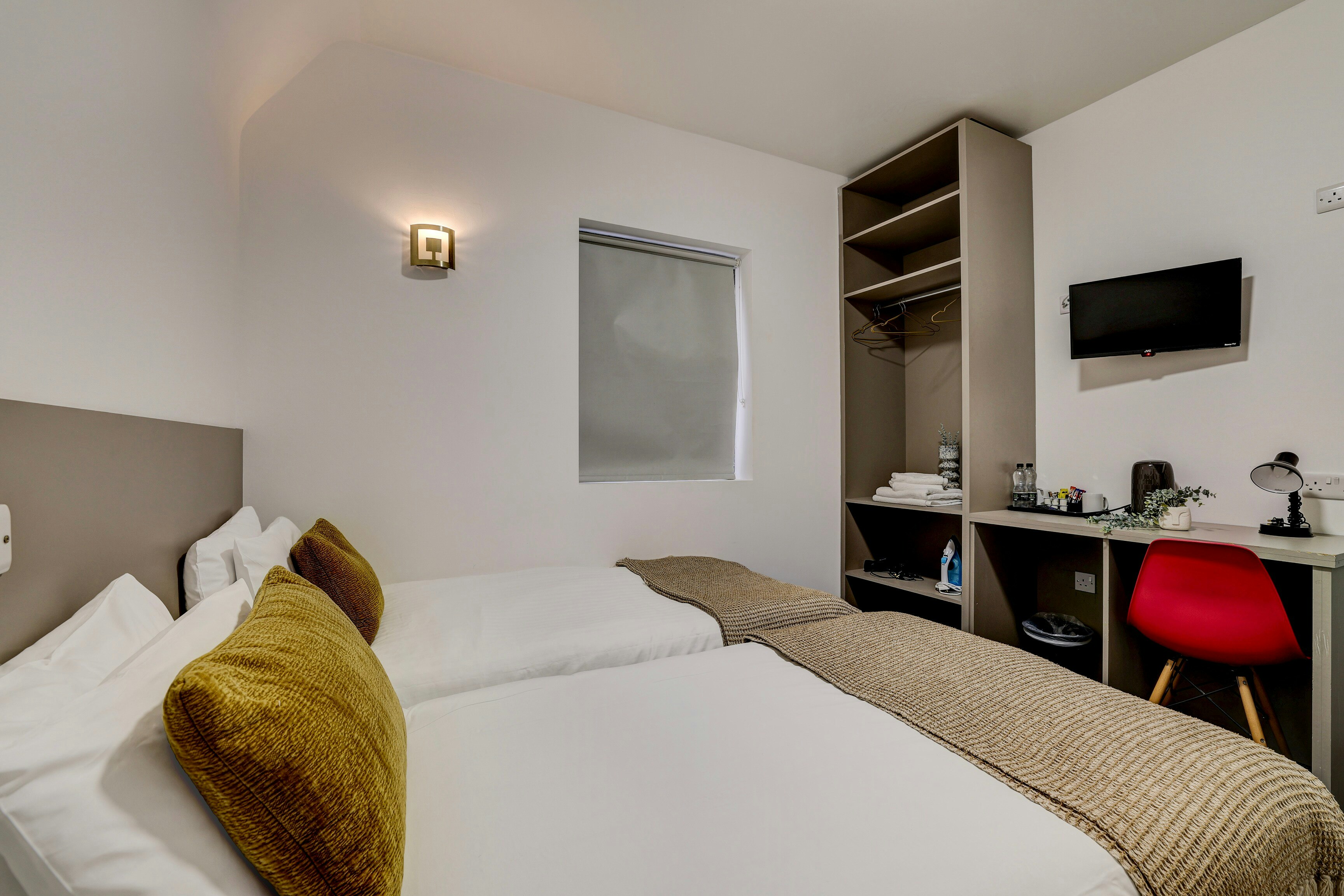 Belvilla Ilford Station Hotel, 4 min from Elizabeth line 19/46