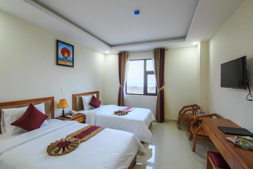 Amanda Quang Binh Hotel 6/30