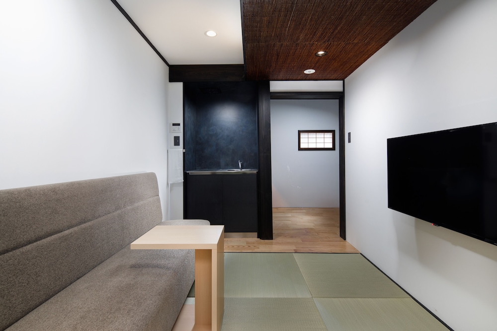 Tsumugi Shichijo Kagiyacho 7/48