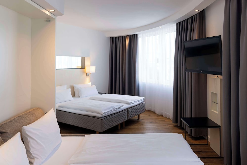 غرفة سوبيريور عائلية بسرير مزدوج مع أريكة، Scandic Berlin Kurfurstendamm 7/8