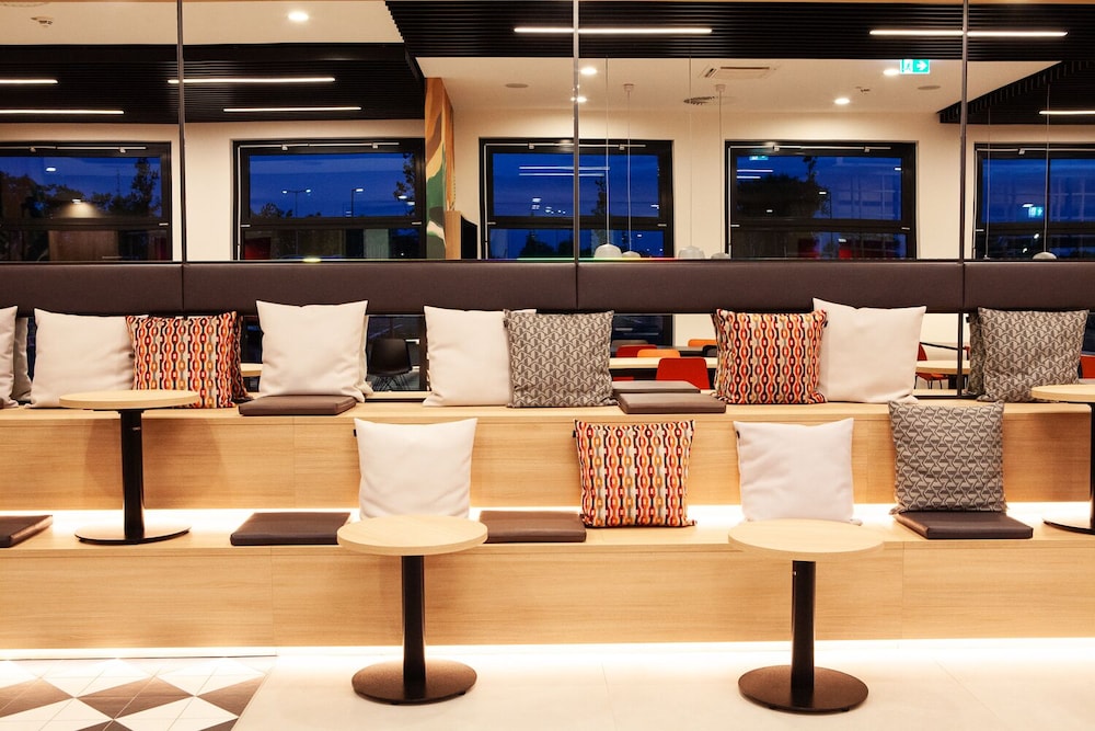 ibis budget Hotel Berlin Airport 32/45
