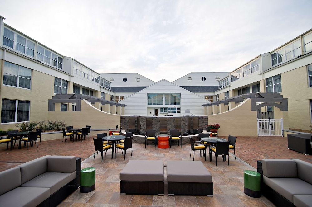 DoubleTree Suites by Hilton Hotel Huntsville South 26/36