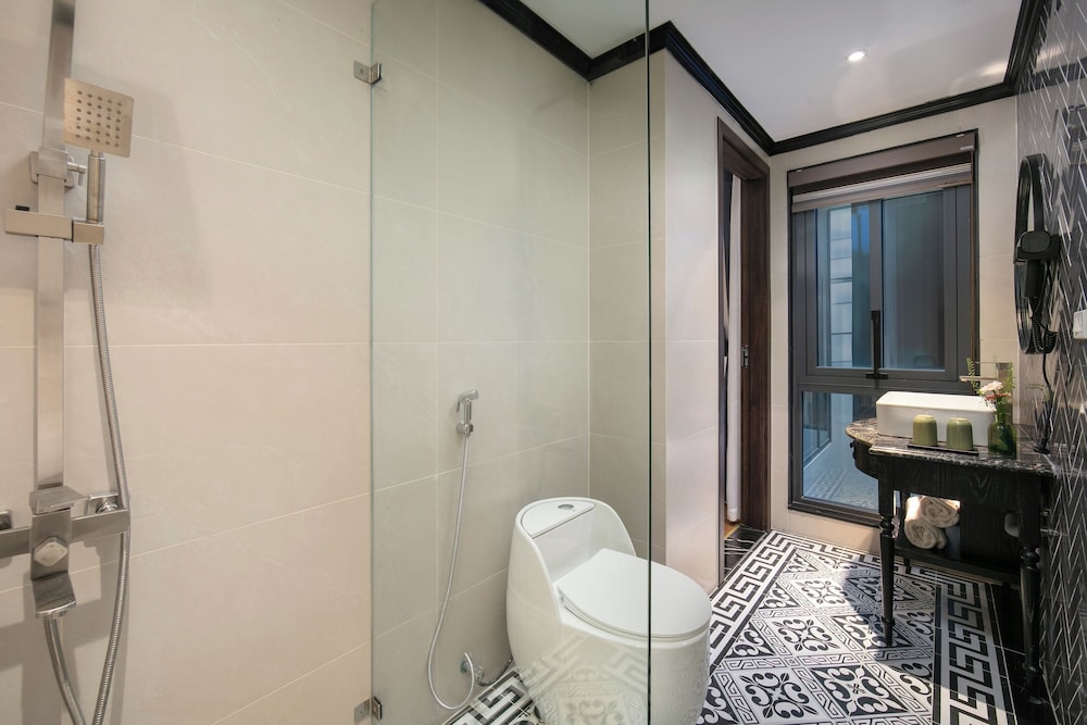 Hanoi Le Chateau Hotel & Spa 43/50