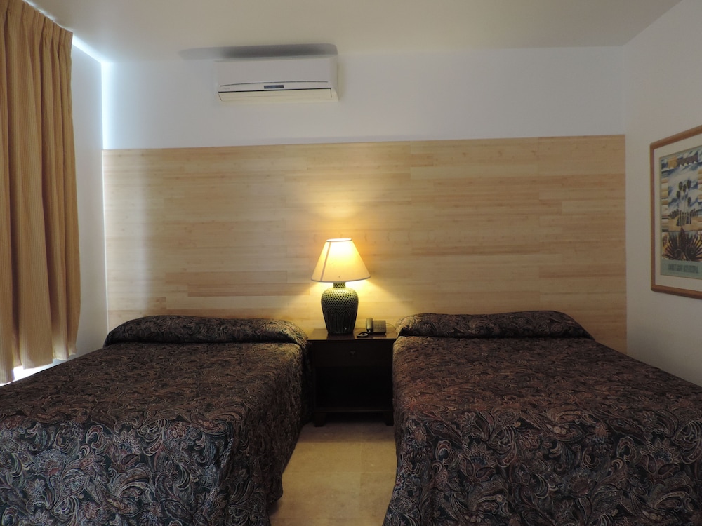 James Hotel 32/59