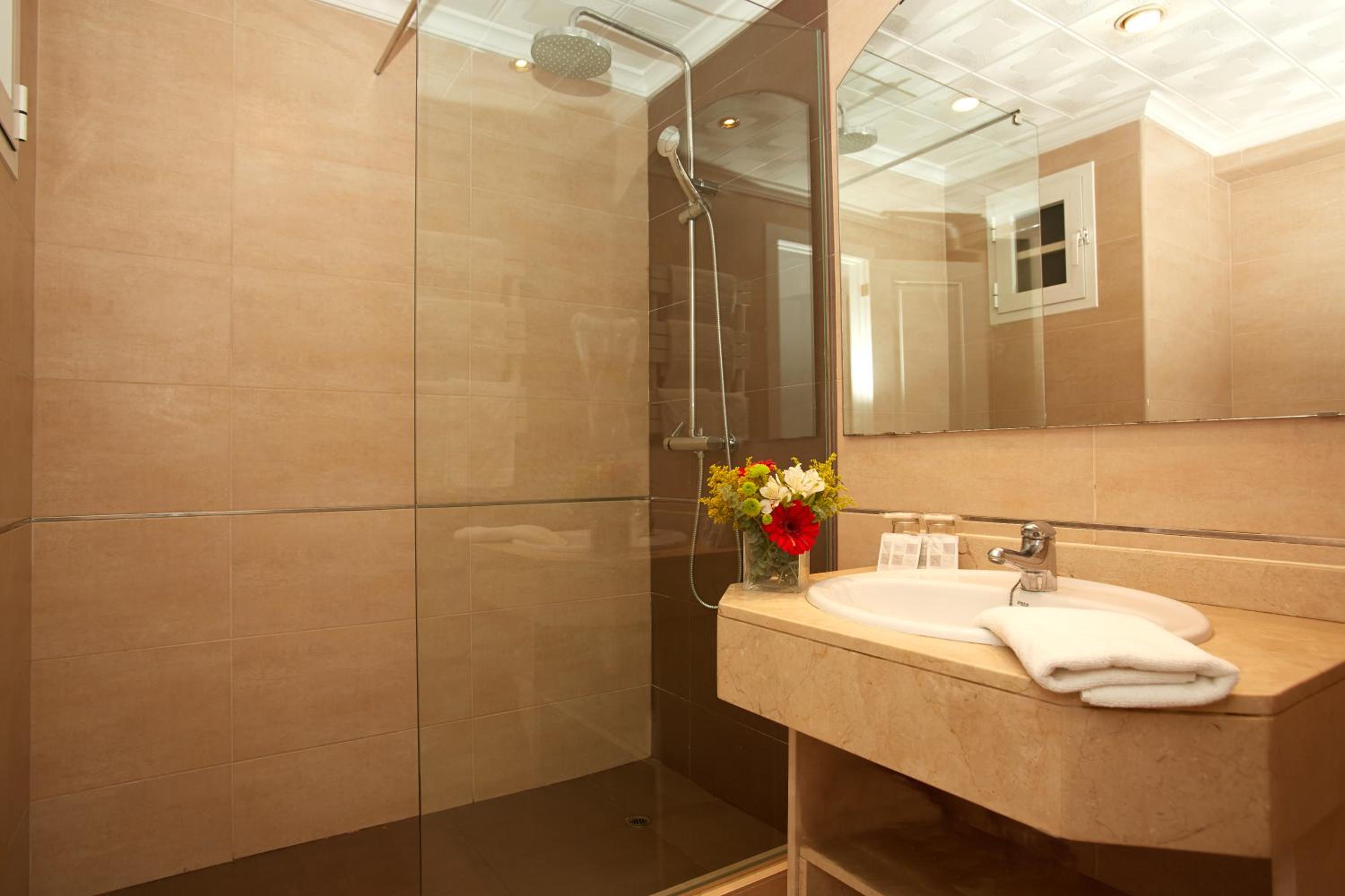 غرفة مفردة، Hotel Luxor 6/6