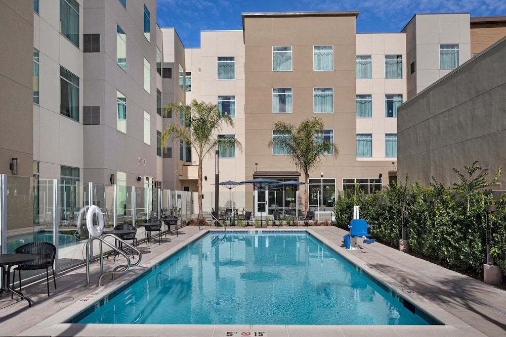 Residence Inn Chatsworth 34/43
