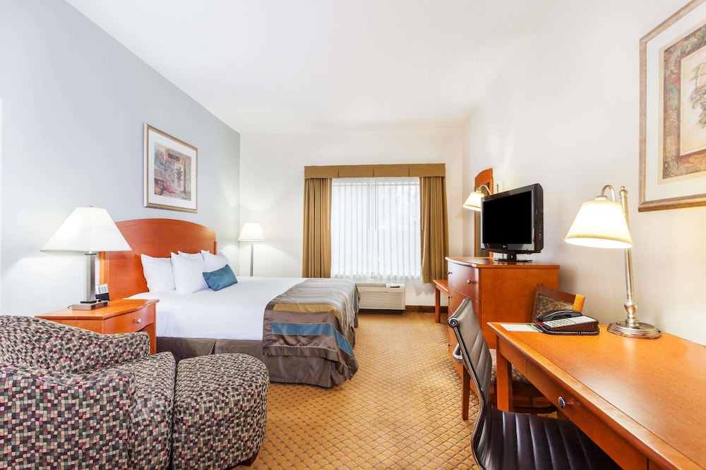 Spark by Hilton Winchester 9/30