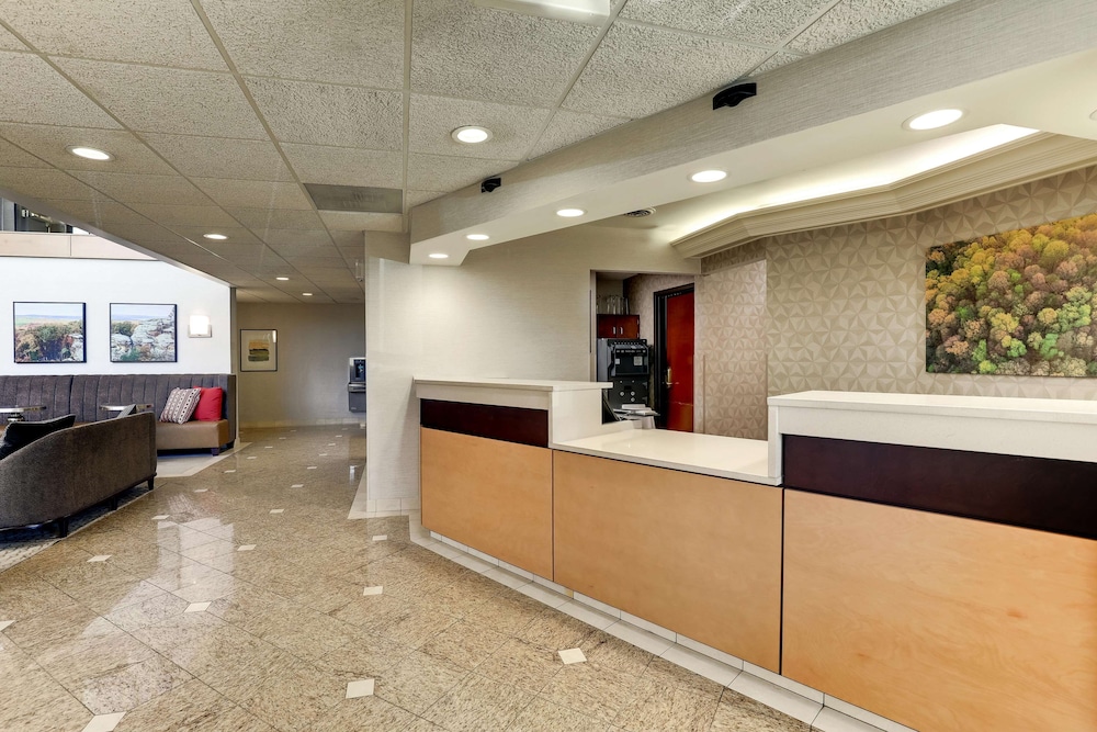 Drury Inn & Suites Marion 1/50