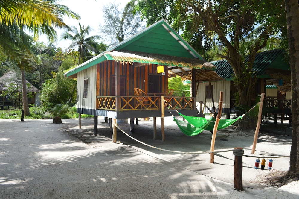 Palm Beach Bungalow Resort 57/66