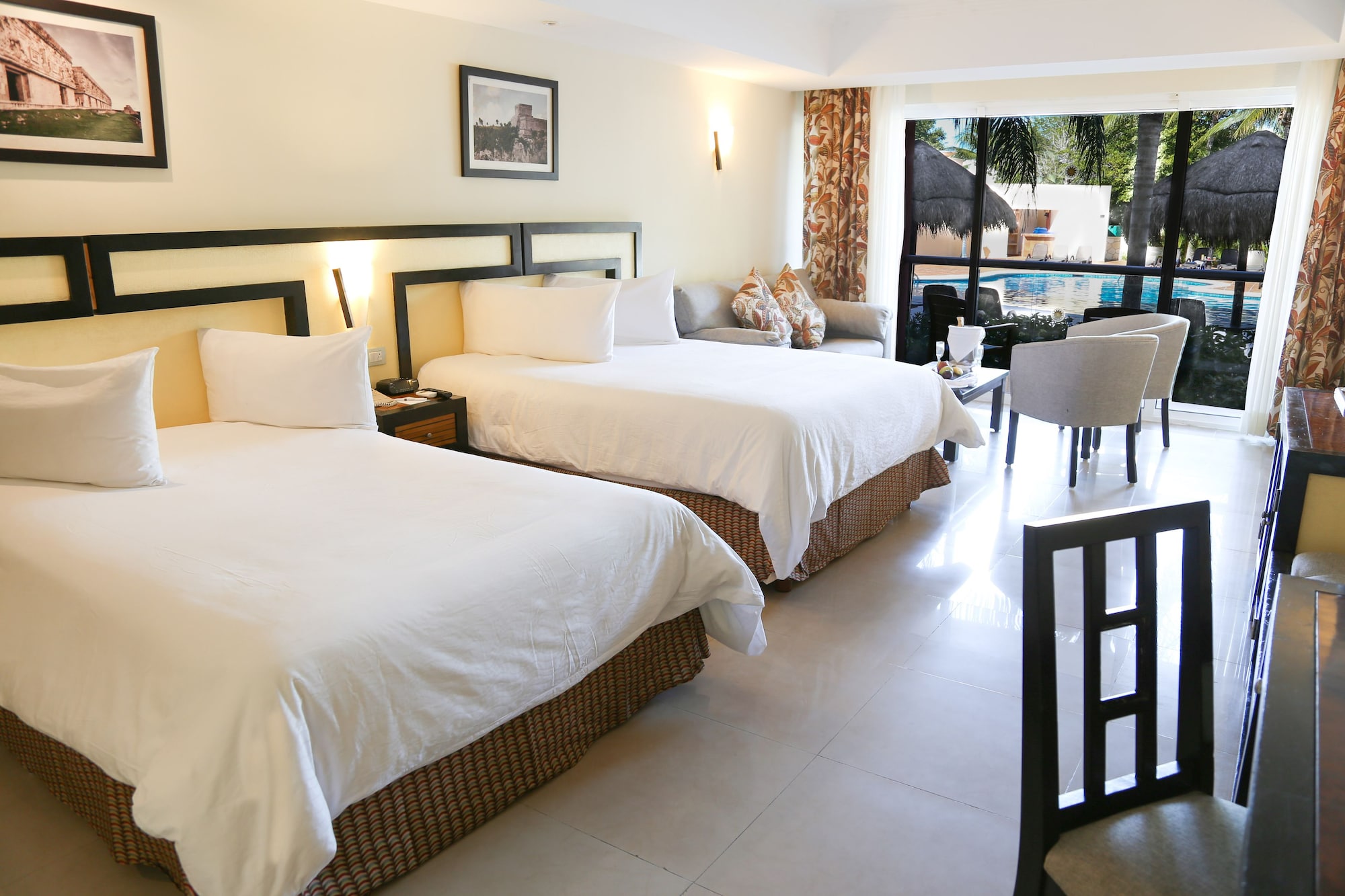 RIVIERA, JUNIOR SUITE, FAMILY, QUEEN BED