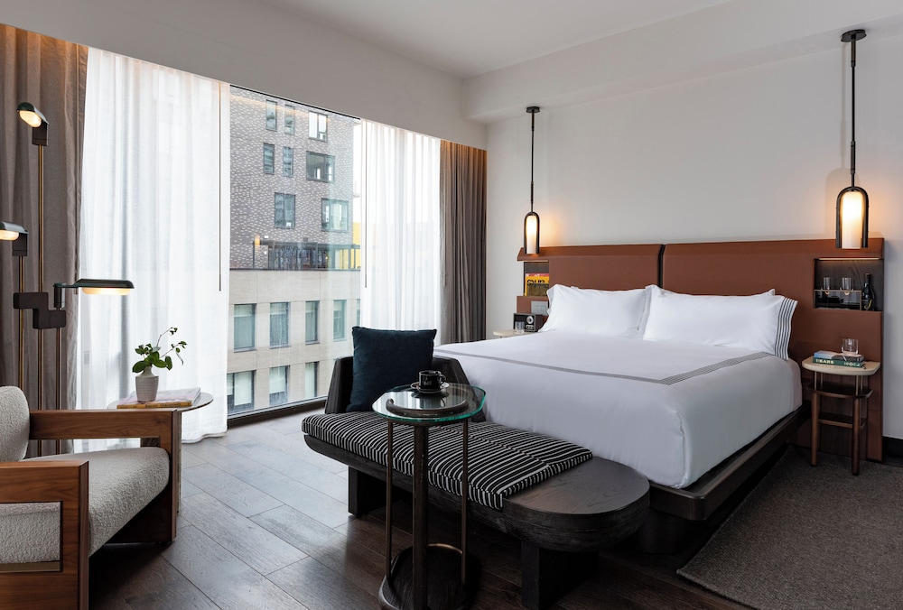 Skyline, Studio, King Bed