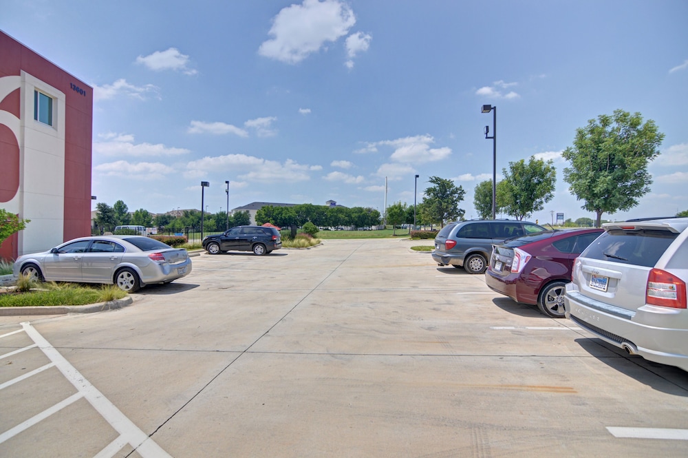 Motel6 Roanoke, TX - Northlake - Speedway 28/48