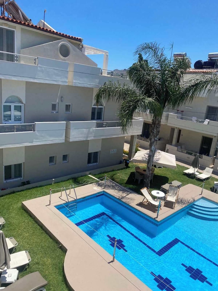 Sirena Apartments 39/46