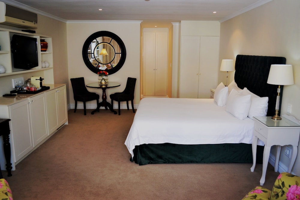 The Andros Deluxe Boutique Hotel 24/67
