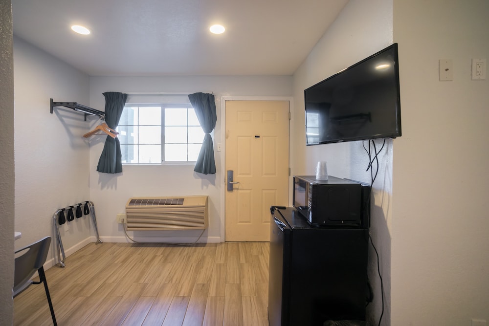 Berkeley Inn 31/50