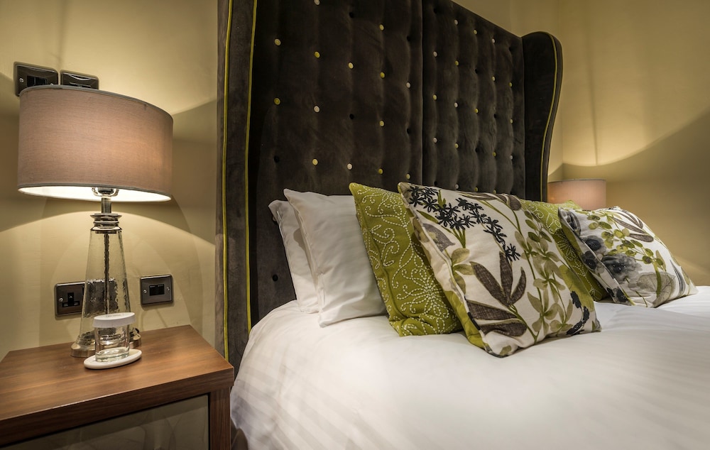 The Golden Fleece Hotel 22/50