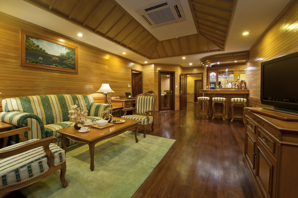 Royal Island Resort and Spa 50/78
