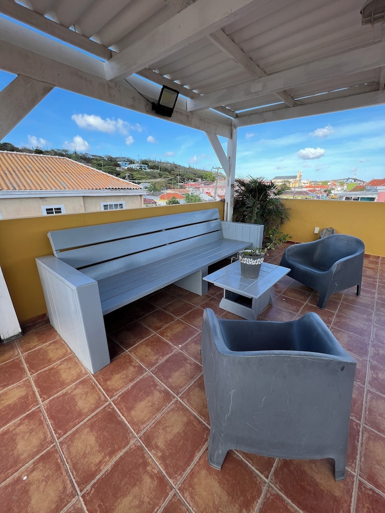 Mustique Suites Curacao 35/50