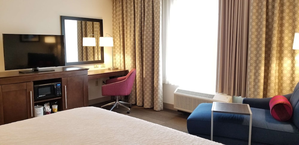 Hampton By Hilton New Paltz 12/47