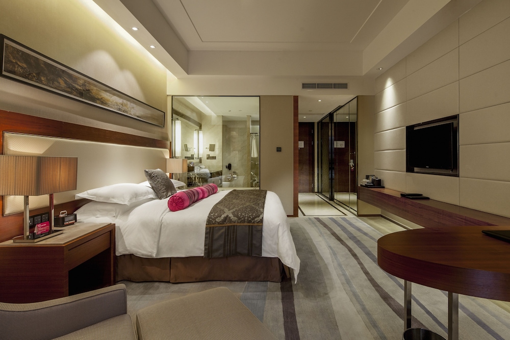 CROWNE PLAZA WUXI TAIHU 30/76