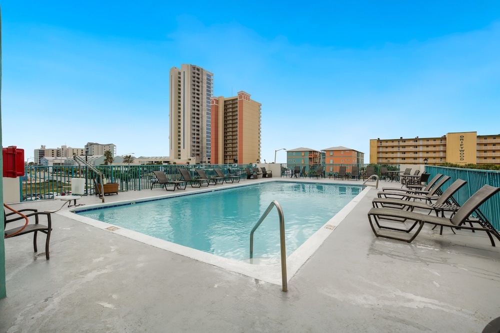 Beachside Resort Hotel 34/38