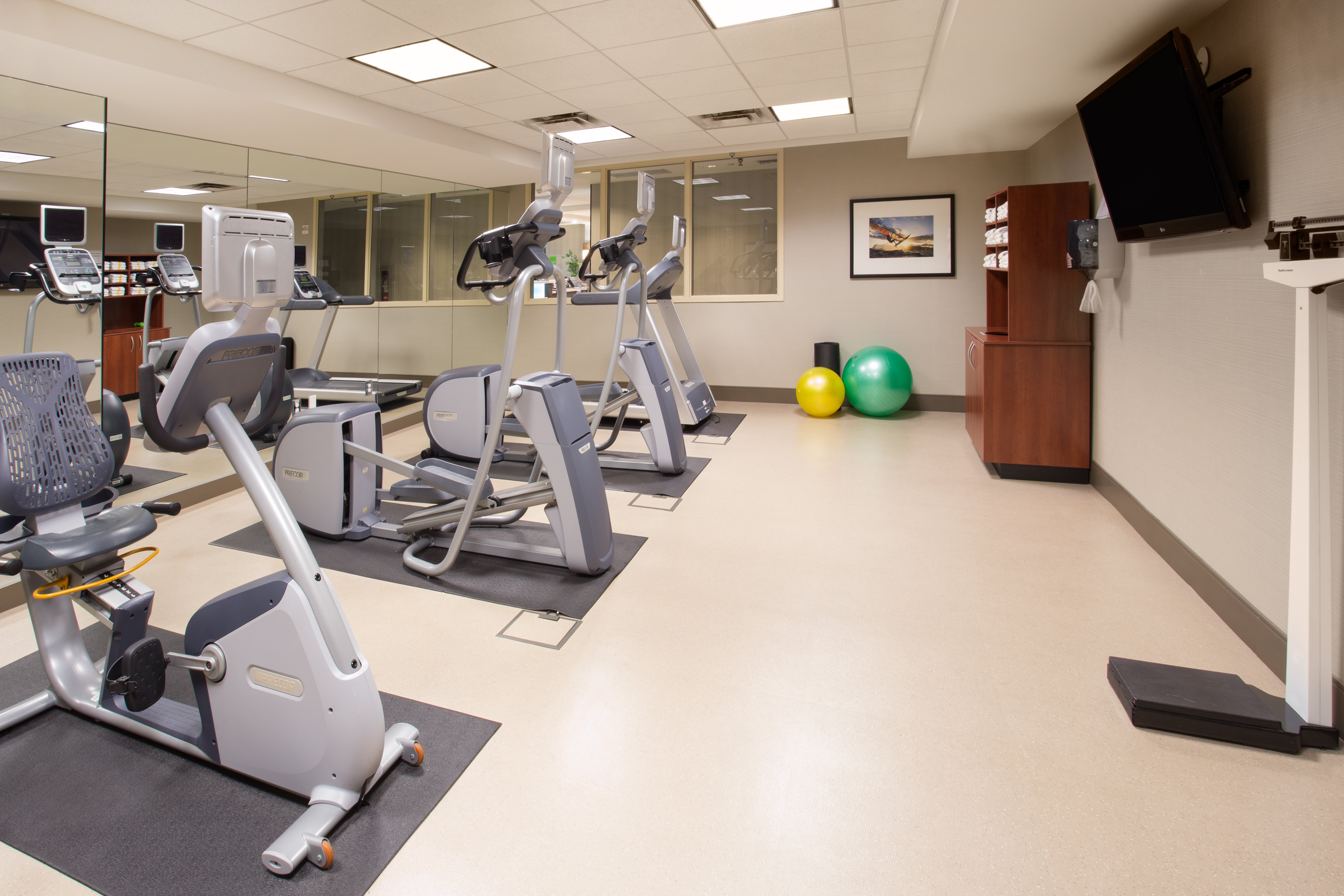 Holiday Inn And Suites Scottsdale North Airpark Ex Wingate By Wyndham Scottsdale 27/50