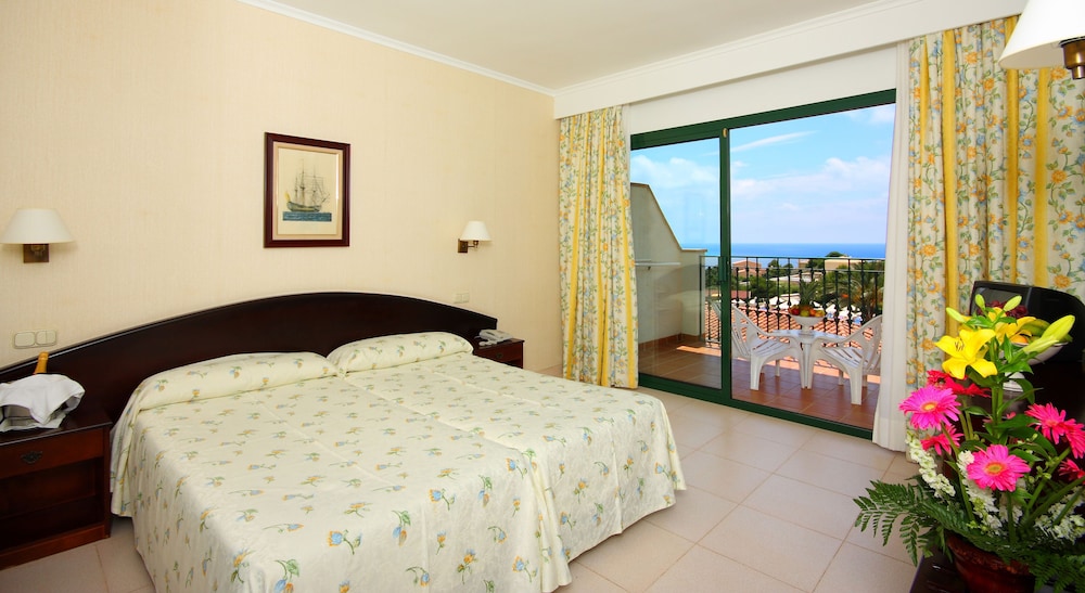 Valentin Son Bou Hotel Apartments 43/85