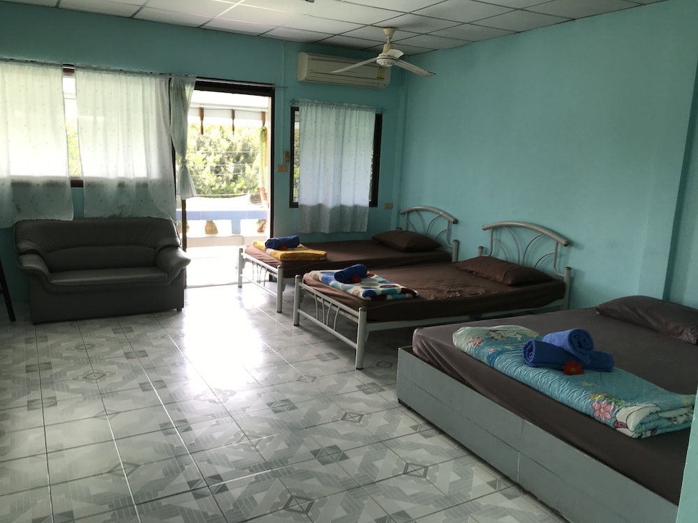 Rimtalay Resort Koh-Sichang 18/70