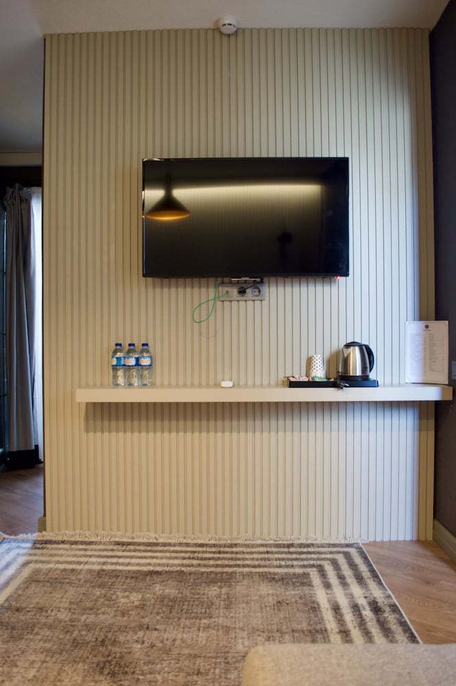 Basel Hotel 9/50