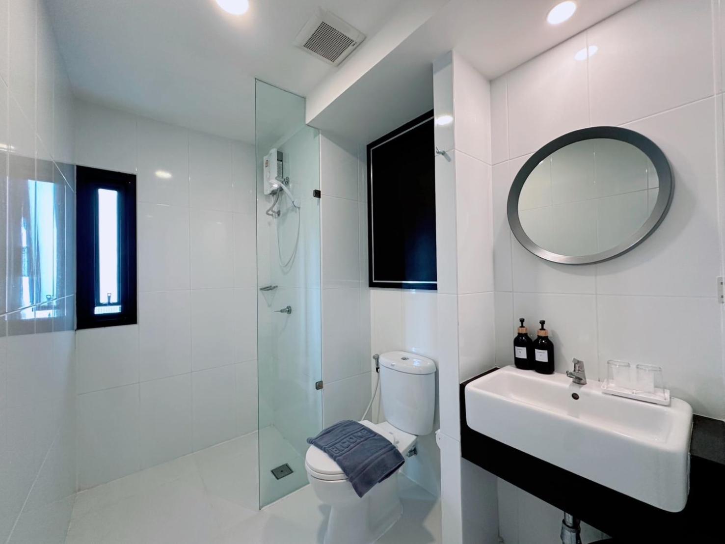 14 Sathorn Hotel 39/42