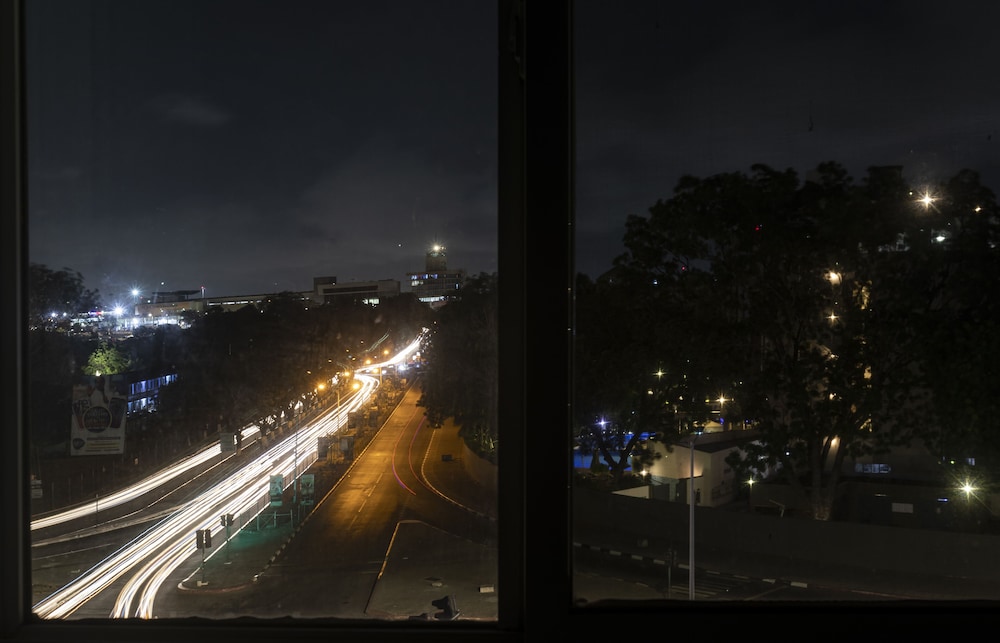 Airport View Hotel 40/40