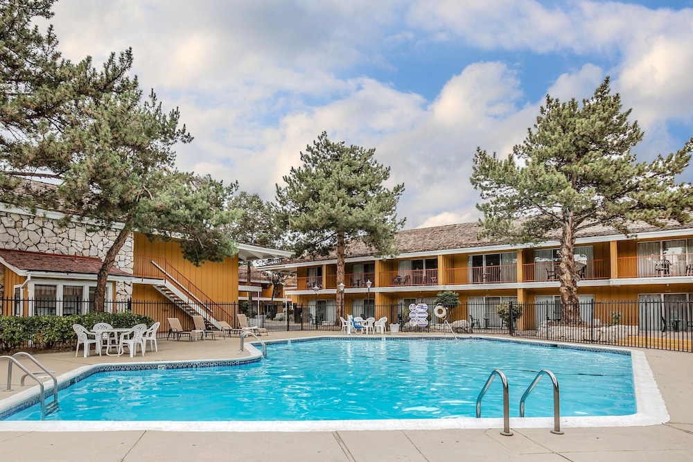 Econo Lodge New Reno Sparks Convention Center 7/30