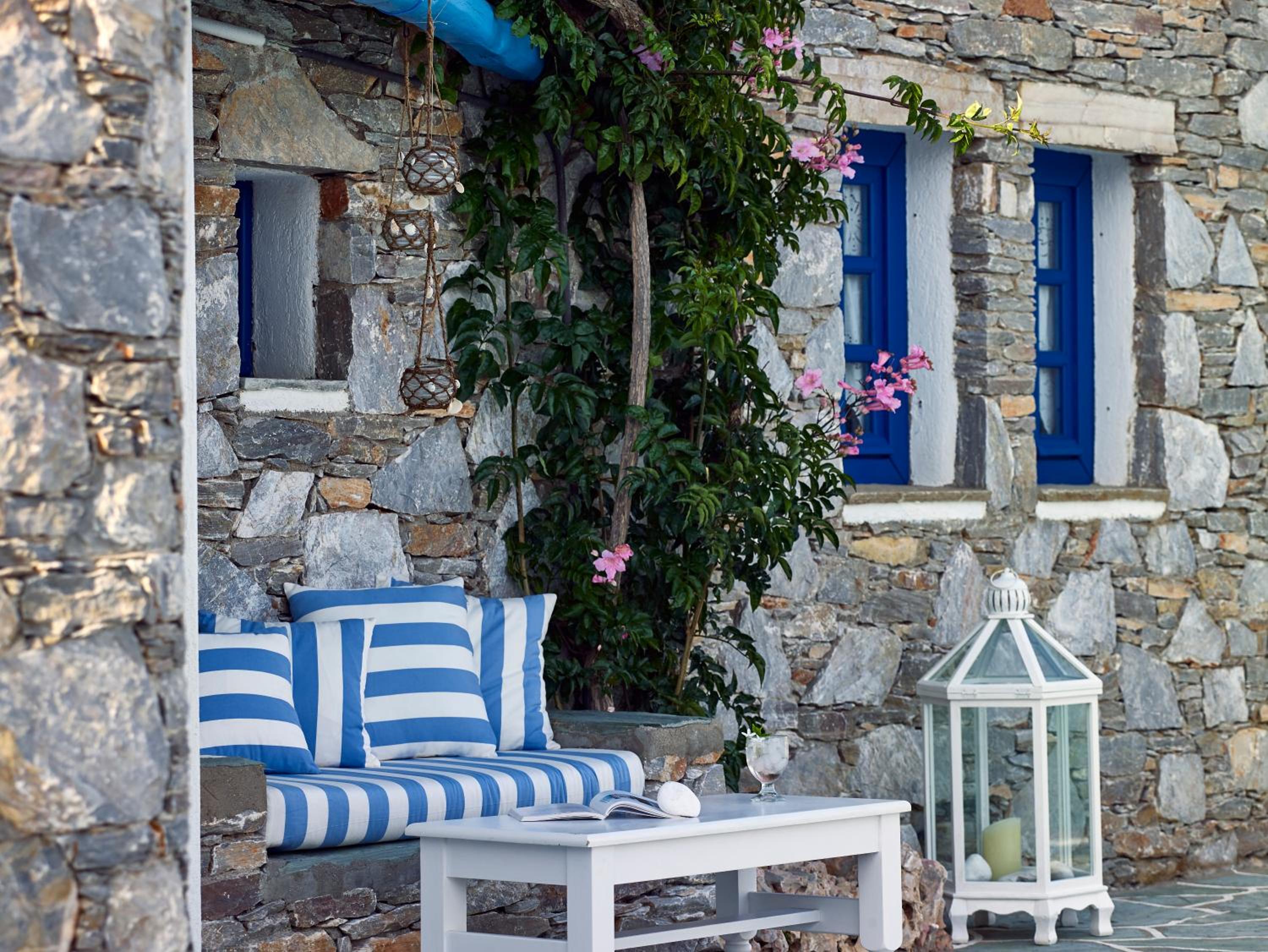 FOLEGANDROS APARTMENTS 11/55