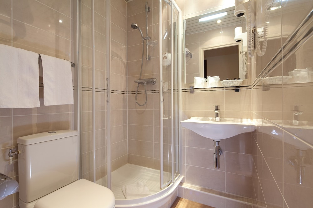 The Originals City Hotel Paix Republique Paris 44/50
