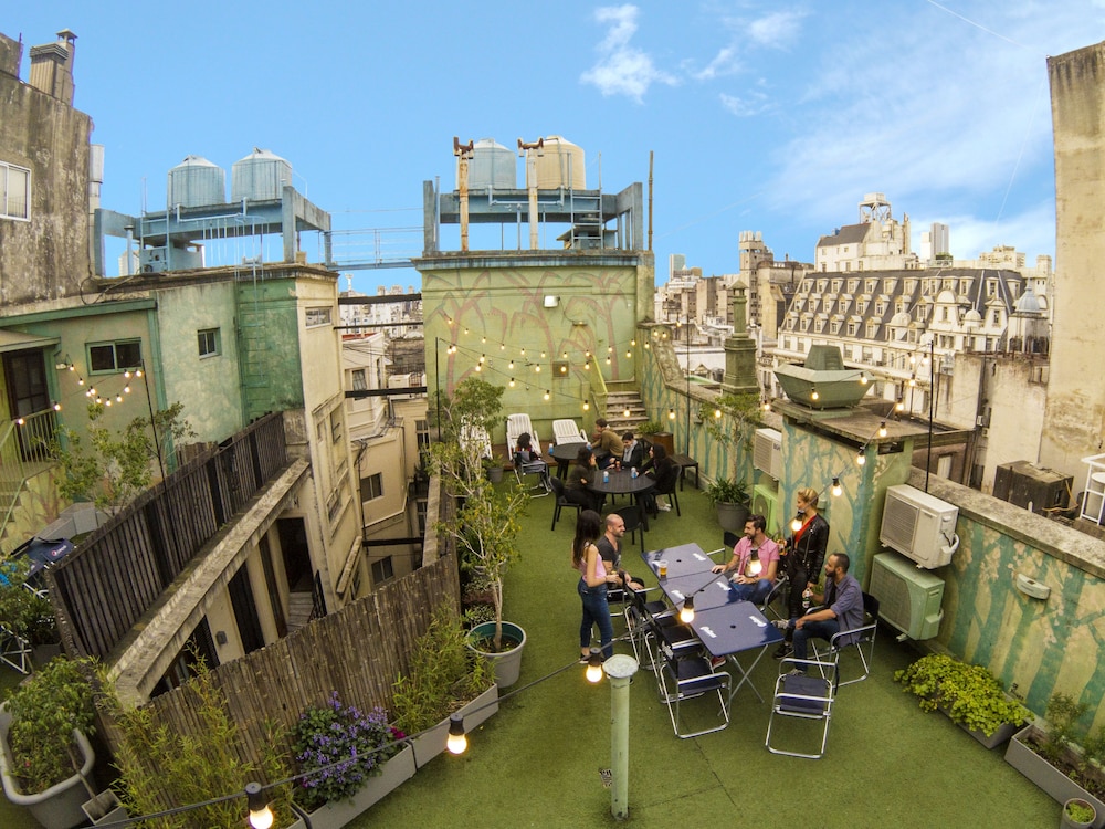 MILHOUSE HOSTEL AVENUE 63/65