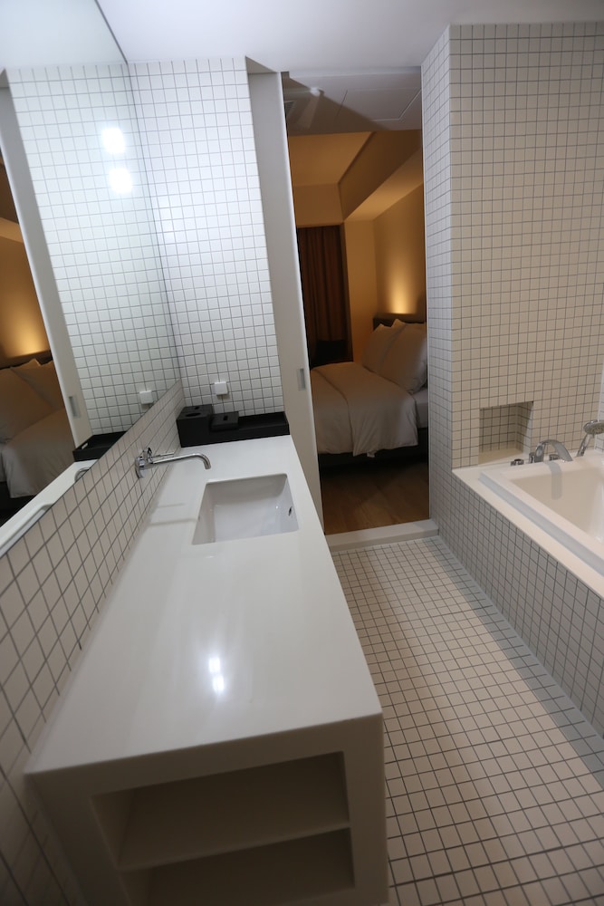 Hotel 498 40/42