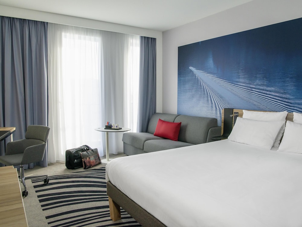 SUPERIOR, DOUBLE BED, SOFA