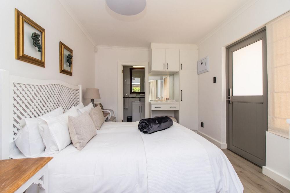 Sandbaai Country House 6/50