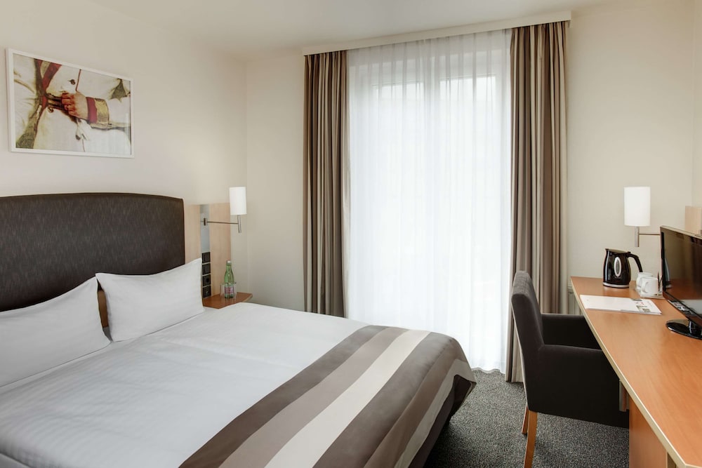 Intercity Hotel Wien 30/65