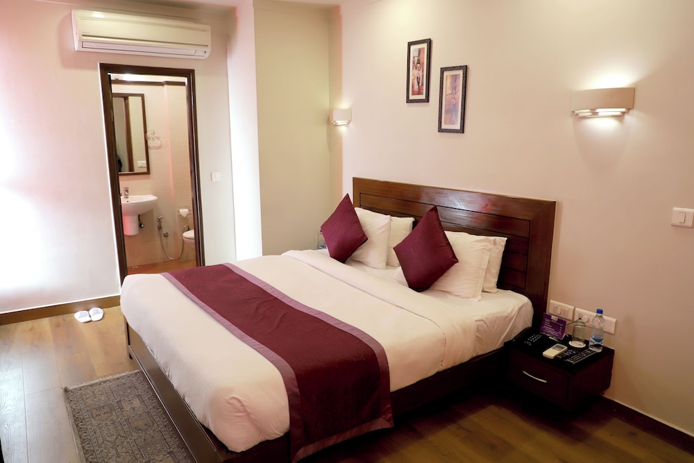 Hotel Dasaprakash 14/38