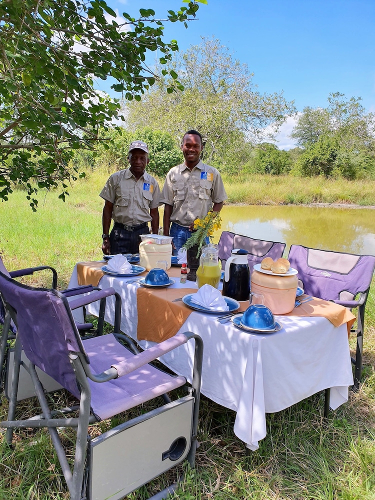Africa Safari Camp 43/50