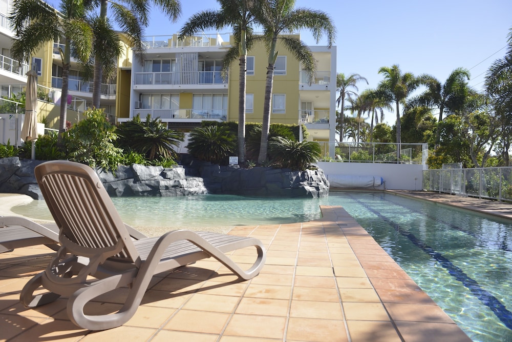 SEACHANGE COOLUM BEACH 34/76