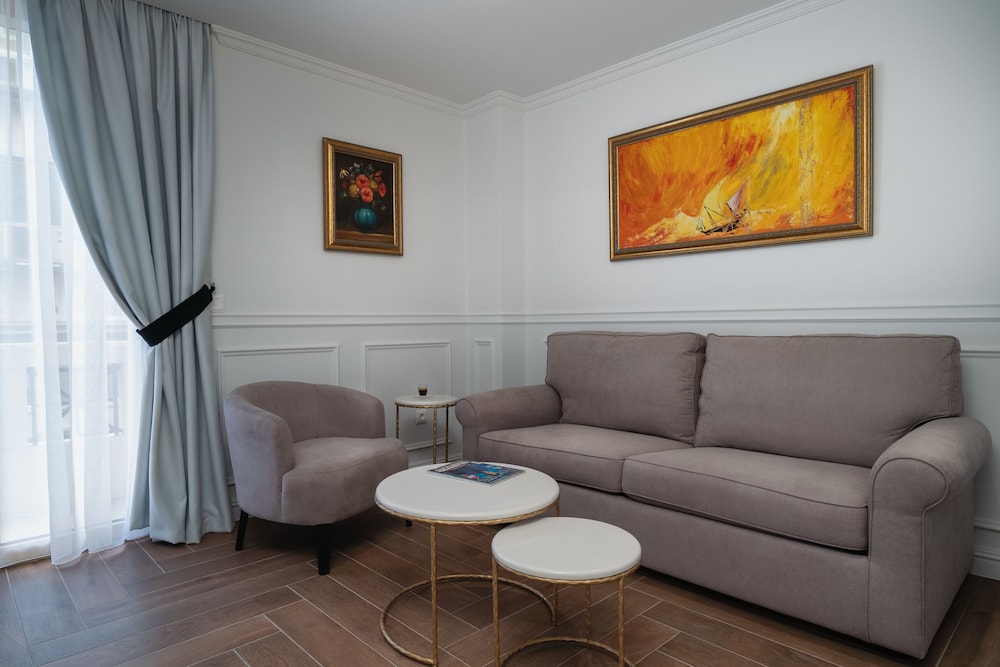 Evripidou Suites 30/50