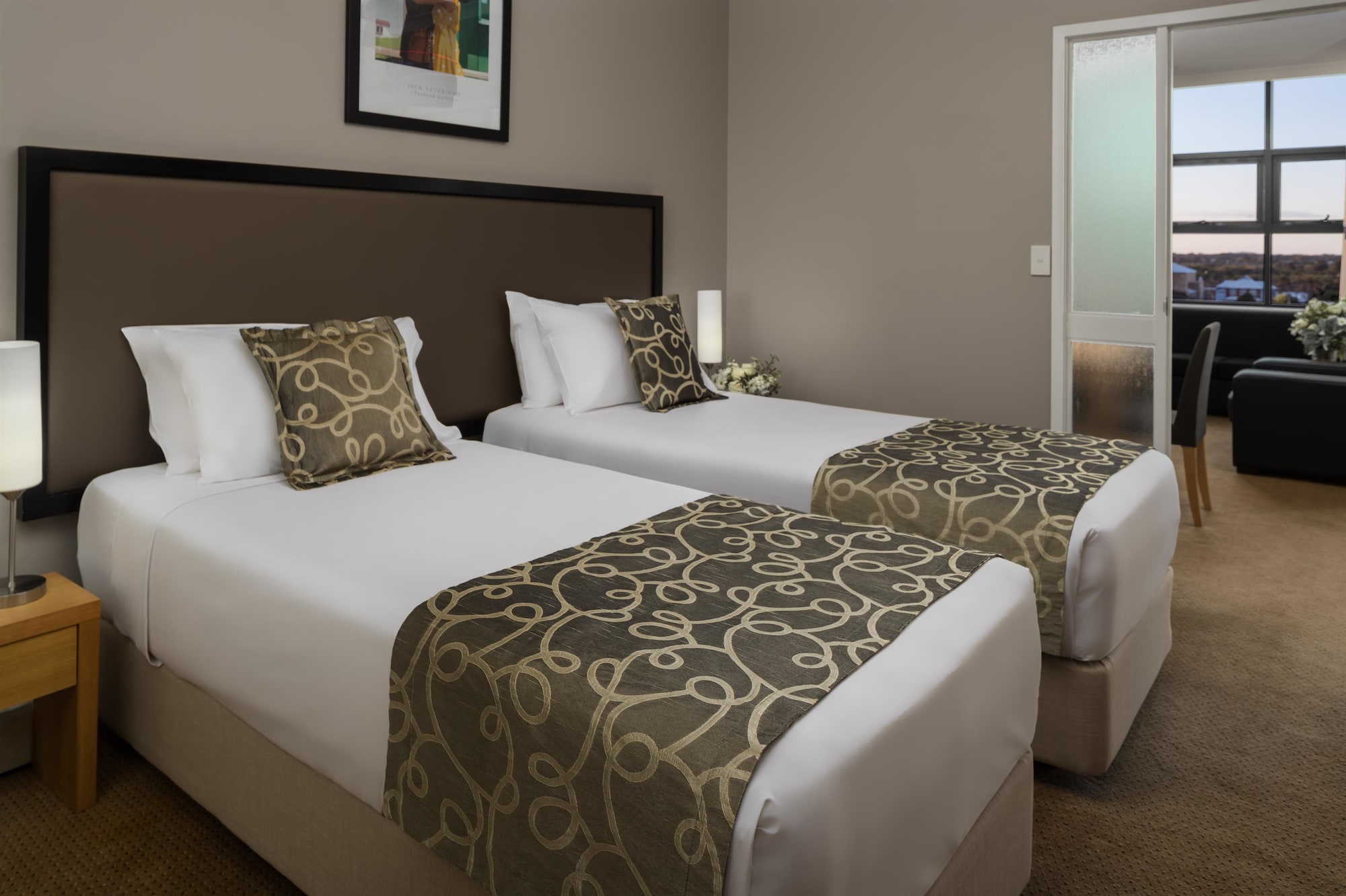 1 BEDROOM, SUITE, TWIN BEDS