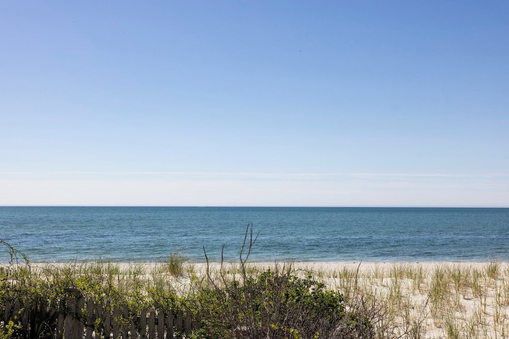 Red Jacket Beach Resort Spa 48/50